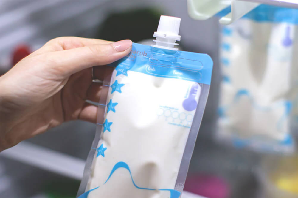 Keeping it Clean: A Step-by-Step Guide on Cleaning Reusable Breast Milk Storage Bags
