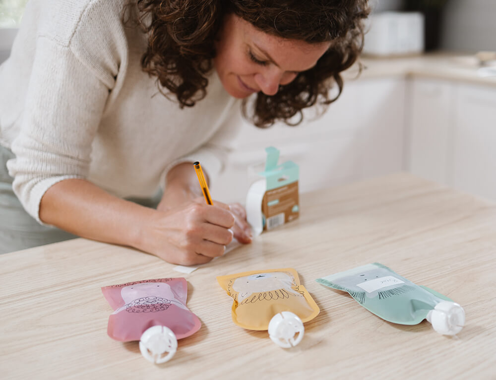 Eco-Friendly Convenience: Reusable Food Pouches for Every Family Member!